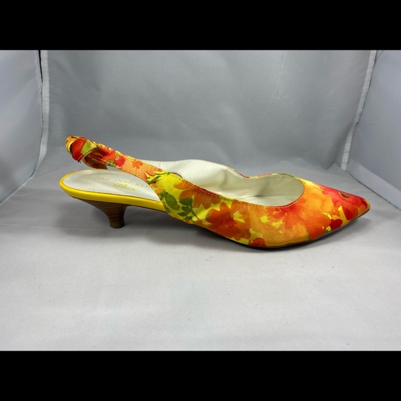 Floral Kitten Heels - Picture 2 of 4